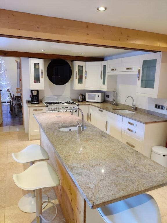 Spacious Ski Chalet In Traditional French Village, Sleeps 8, Four Star With Fibre Broadband Abondance Dış mekan fotoğraf